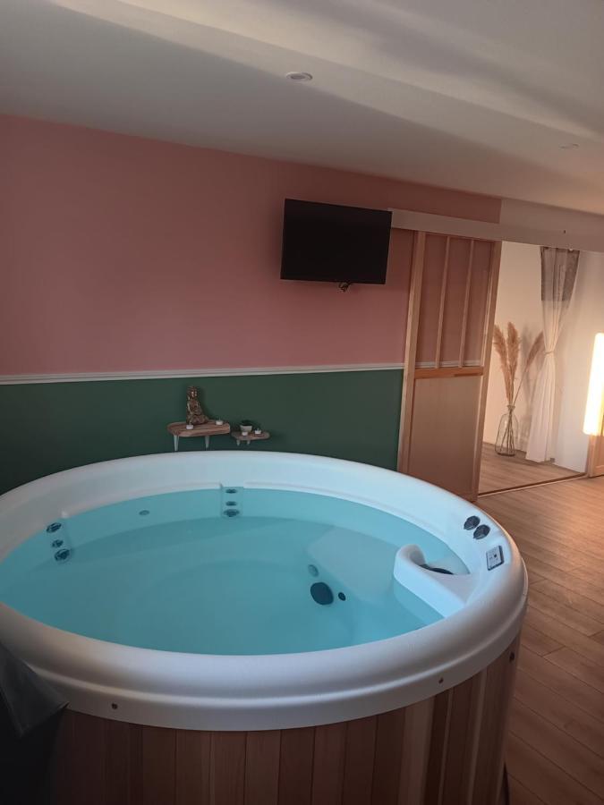 Gite Et Spa Au Secret Du Bonheur Pouilly-sur-Serre Exterior foto
